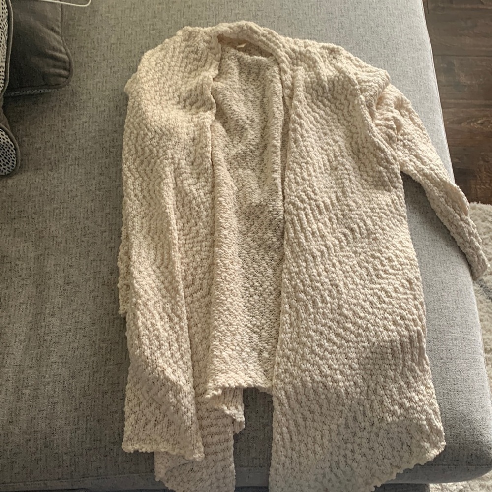 Cream cardigan. Size M/L